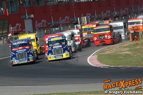 De Trucks mogen we nu in mei verwachten (ipv September, zoals de voorgaande jaren)